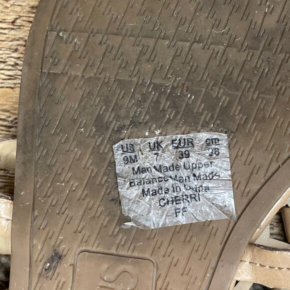 Circus by Sam Edelman Cherri Medallion Thong Sandals Tan Patent Leather Size 9 - Picture 10 of 10